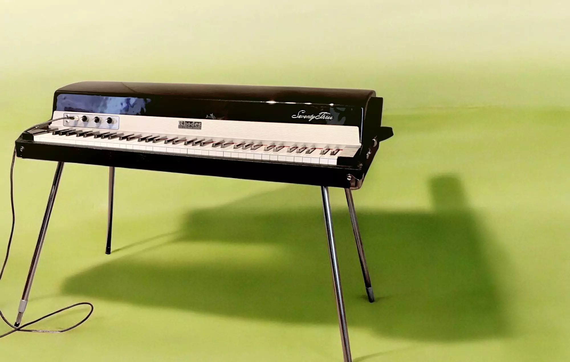 rhodes-black-pearl-right